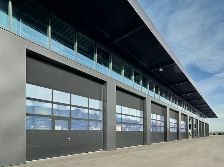 Maintenance et dépannage de portes industrielles à Bordeaux 