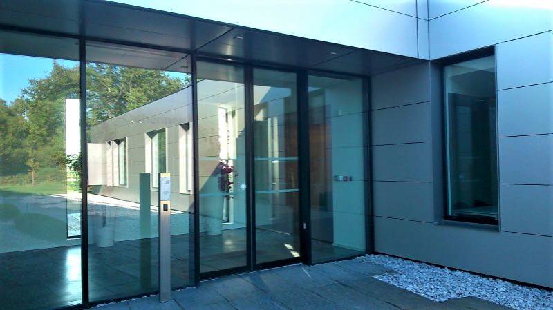 porte automatique vitrée brive